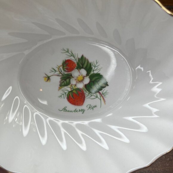 Adderley Fine Bone China Ripe Strawberry Dish With Gold Trim England - Picture 4 of 9
